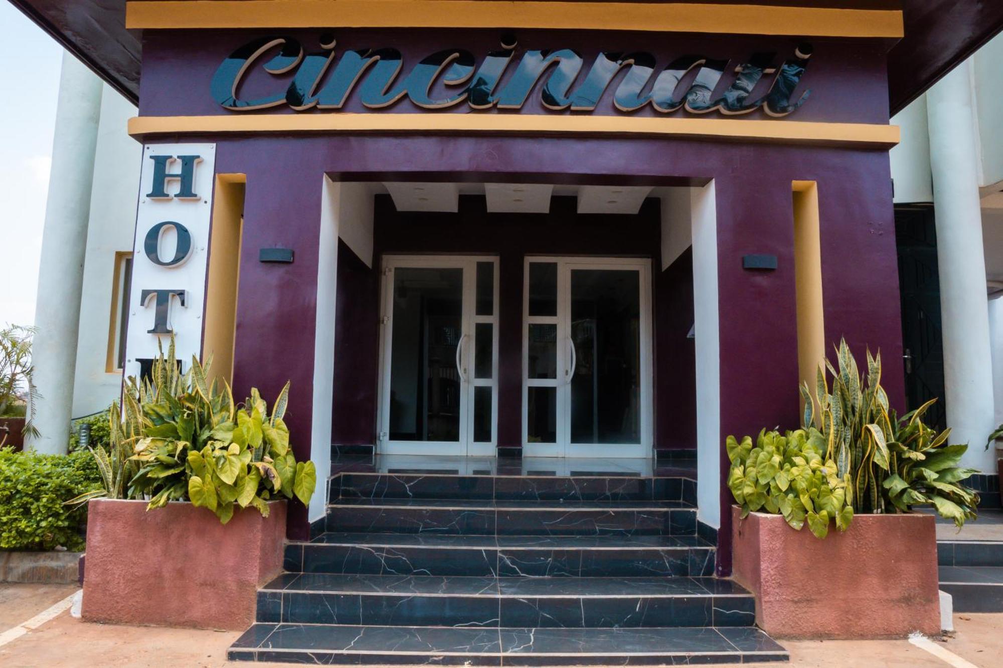 Cincinnati Hotel Yaoundé Eksteriør bilde