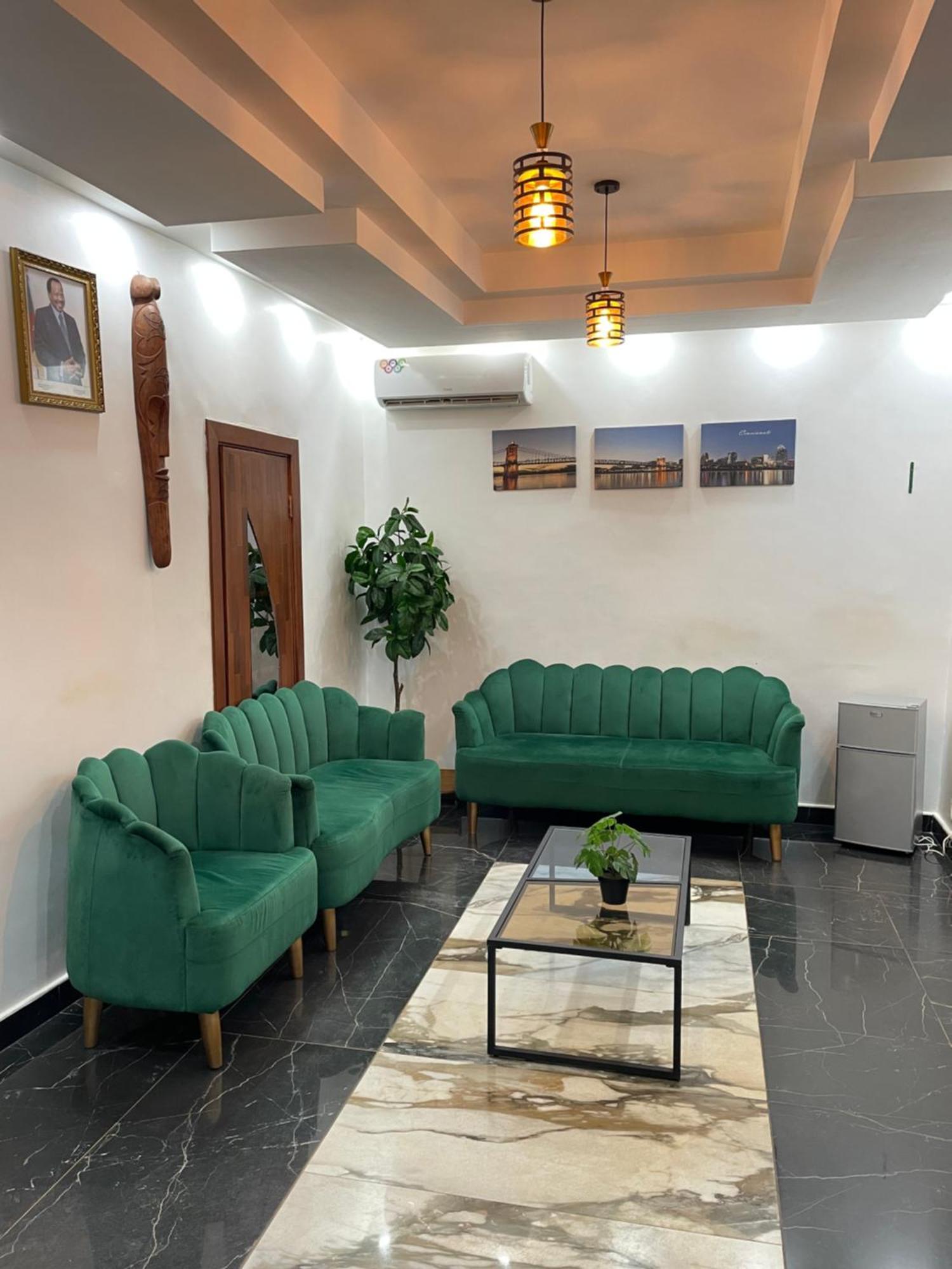 Cincinnati Hotel Yaoundé Eksteriør bilde