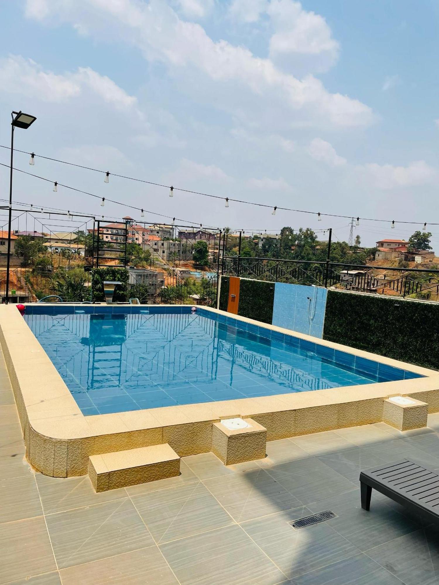Cincinnati Hotel Yaoundé Eksteriør bilde