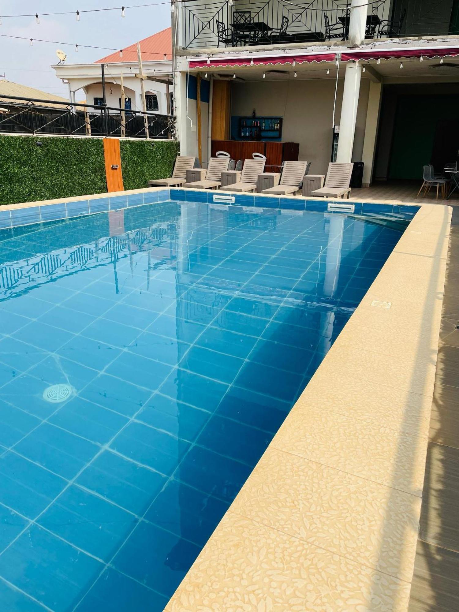 Cincinnati Hotel Yaoundé Eksteriør bilde